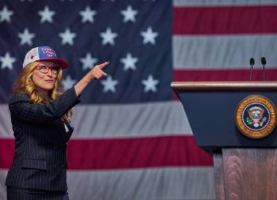 Meryl Streep channels President Trump in very star-studded new film - evoke.ie