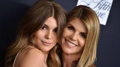 Olivia Jade reveals how Lori Loughlin is reacting to her 'Dancing with the Stars' casting: 'Total mom mode' - www.foxnews.com