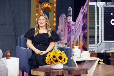 Kelly Clarkson On Dealing With The Tabloids Amid Brandon Blackstock Divorce: I Don’t ‘Subscribe To It’ - etcanada.com - New York