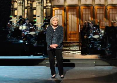 ‘Saturday Night Live’: NBC To Air 2010 Episode With Betty White Tonight In Tribute - deadline.com