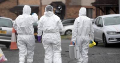 Shocked residents found man 'saturated in blood' on doorstep after Glasgow 'shooting' - dailyrecord.co.uk