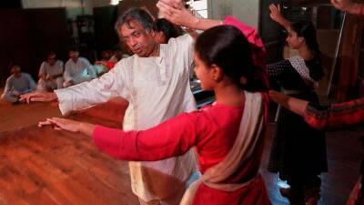Narendra Modi - Birju Maharaj, legend of India's kathak dance form, dies - abcnews.go.com - India - city New Delhi