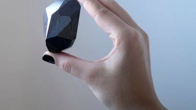 Out of this world: 555.55-carat black diamond lands in Dubai - abcnews.go.com - Britain - Brazil - London - Los Angeles - Uae - city Dubai, Uae