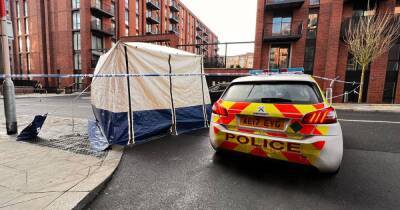 Man dies after falling from Salford apartment block - manchestereveningnews.co.uk - Manchester
