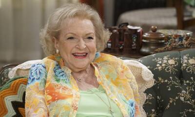 Betty White - Betty White’s life through pictures on what would have been her 100th birthday - us.hola.com