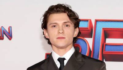 Tom Holland - Tom Holland Goes Shirtless in New Workout Photo! - justjared.com