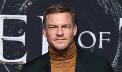 'Reacher' Star Alan Ritchson Bares Muscular Physique in New Shirtless Photo, Shares Workout Tips - www.justjared.com