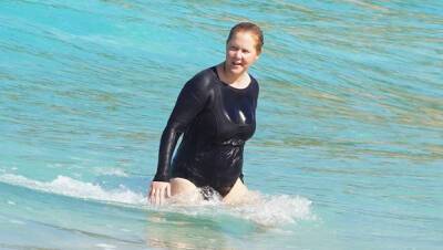 Amy Schumer - Chris Fischer - Amy Schumer Rocks A One-Piece Swimsuit Reveals She Weighs 170 Lbs. After Lipo - hollywoodlife.com