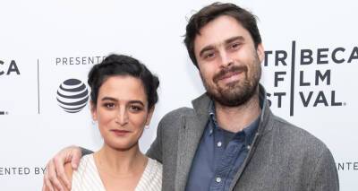 Marie Claire - Jenny Slate Married Fiance Ben Shattuck on New Year's Eve - justjared.com - France - state Massachusets - Indiana