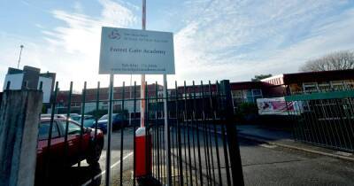 "It's ridiculous... I'm so mad about it": Parents blast school for not letting pupils attend without proof of negative Covid test - manchestereveningnews.co.uk - Manchester