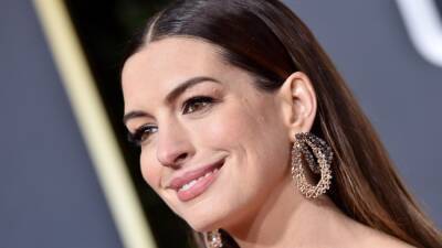 Anne Hathaway Just Revived Her Bangs From The Devil Wears Prada - www.glamour.com