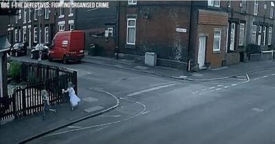 Moment dad is gunned down in broad daylight as little girls play in princess dresses - a suspect is still on the run - manchestereveningnews.co.uk - Britain - Spain - Manchester - Turkey