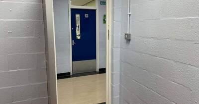 Boys left feeling 'uncomfortable' after high school removes toilet doors - manchestereveningnews.co.uk