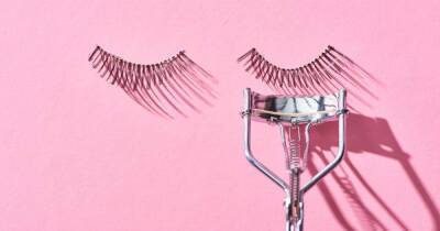 TikTok users are curling their lashes upside down to boost length – but is it safe? - ok.co.uk