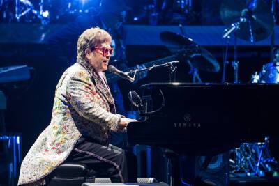 Elton John - Aretha Franklin - Nelson Mandela - Stephen Hawking - Elton John finally returns to stage 2 years after hip surgery, COVID-19 delays - nypost.com - Australia - Britain - New Zealand - Los Angeles - New Orleans