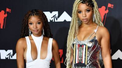 Luka Sabbat - Halle Bailey - Elaine Welteroth - Chloe X (X) - Halle - Chloe Bailey - Chlöe Bailey Says She Thinks Comparisons to Sister Halle Are 'Shallow' and 'Disturbing' - etonline.com