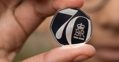 Royal Mint releases coin to celebrate Queen's Platinum Jubilee - manchestereveningnews.co.uk - Britain