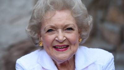 Betty White - Watch Betty White's Sweet Message to Fans Days Before Her Death - etonline.com - county Cleveland