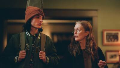 Why Jesse Eisenberg Lucked Out With Julianne Moore on His Directing Debut ‘When You Finish Saving the World’ (Video) - thewrap.com