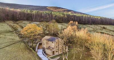 The idyllic farmhouse for sale with picturesque views over Dovestone Reservoir - manchestereveningnews.co.uk