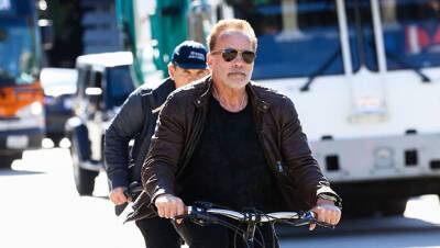 Arnold Schwarzenegger - Arnold Schwarzenegger Goes Bike Riding Just 1 Day After Terrifying Car Crash — Photos - hollywoodlife.com - Los Angeles - Santa Monica - city Madison
