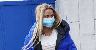Katie Price's phone seized by police as family 'beg her to return to rehab' - www.dailyrecord.co.uk