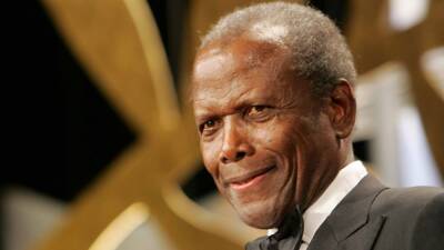 Sidney Poitier’s Family Holding Private Memorial For the Late Actor Due to the Pandemic - www.etonline.com - California - Bahamas