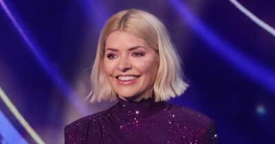 Holly Willoughby - Phillip Schofield - Rachel Stevens - Stephen Webster - Holly Willoughby's ITV Dancing On Ice outfit has fans making the same comment - manchestereveningnews.co.uk