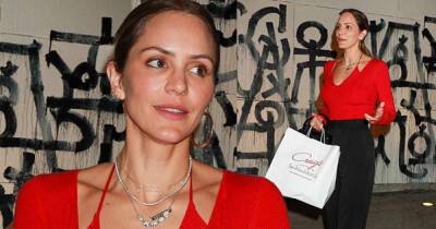 Elizabeth II - Lisa Bonet - Katharine Macphee - Jason Momoa - Carly Waddell - Katharine McPhee stands out in a red sweater as she dines at Craig's - msn.com - USA - county Will - county Clayton
