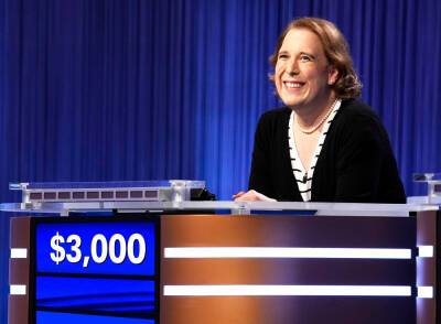 Ken Jennings - Matt Amodio - Amy Schneider - Amy Schneider Breaks Another Record On ‘Jeopardy!’ - etcanada.com