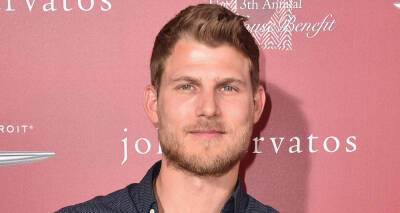 Griffith Park - 'You' Actor Travis Van Winkle Injured After Saving Dog from Coyote Attack - justjared.com - Los Angeles, county Park