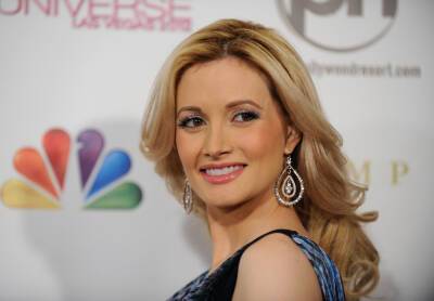 Holly Madison - A ‘Mountain Of Revenge Porn’ Kept Holly Madison From Leaving Playboy Mansion - etcanada.com - city Stockholm