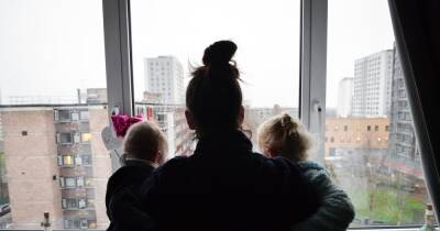'This is not a life': The tower block where they put foil behind the radiators and wear dressing gowns all day to keep warm - manchestereveningnews.co.uk