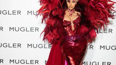 Thierry Mugler - Cardi B Says Thierry Mugler Was One of the First Designers to Take a Chance on Her in Heartfelt Tribute - etonline.com - France - Paris