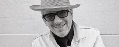 Elvis Costello signs publishing deal with BMG - completemusicupdate.com - Britain