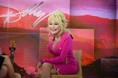 Dolly Parton Celebrated Her Birthday With Her Own Branded Cake, Reveals Her Book Is Being Turned Into A Movie - etcanada.com