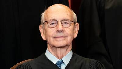 Supreme Court Justice Stephen Breyer to Retire - thewrap.com - USA - Illinois - county Clinton