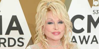 Dolly Parton Opens Up About The Rumors That Her Breasts Are Insured - www.justjared.com