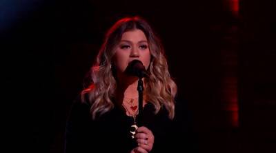 Kelly Clarkson Gives Soulful Rendition Of ‘Saving All My Love For You’ - etcanada.com - Houston
