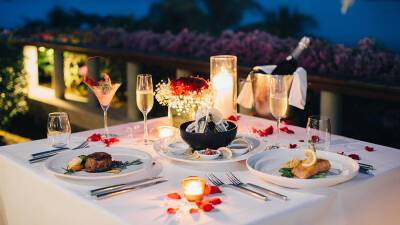 Have a Romantic Date Night This Valentine’s Day With These 6 Meal Delivery Services - variety.com - France - Italy - Chile