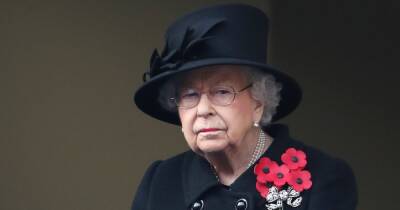 Queen Elizabeth’s Lady-in-Waiting Diana Maxwell, Lady Farnham Dies at Age 90 - www.usmagazine.com