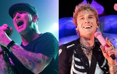 Corey Taylor revisits beef with “weird substitute teacher” Machine Gun Kelly - www.nme.com - Chicago