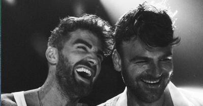 Buzzzz-o-Meter: The Chainsmokers, a New NYC Rooftop Venue and More That Hollywood Is Buzzing About This Week - www.usmagazine.com - Hollywood - Greece