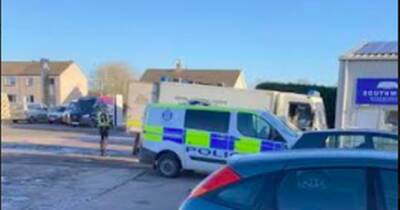 'Suspicious package' found in Dumfries street as bomb squad evacuate workers - www.dailyrecord.co.uk - Scotland