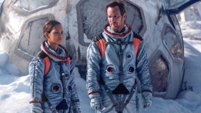 ‘Moonfall’ Trailer: Pretty People Use A Space Shuttle To Fight The Moon In Roland Emmerich’s Latest Film - theplaylist.net