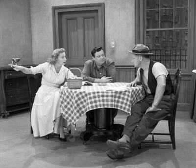 ‘The Honeymooners’ Female-Driven Reboot In Works At CBS With Damon Wayans Jr. Executive Producing - deadline.com - New York