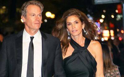Cindy Crawford - Rande Gerber - Amal Clooneyfoundation - George Clooneyfoundation - Cindy Crawford stuns as she and Rande Gerber attend The Clooney Foundation's award night in New York City - foxnews.com - New York - South Africa