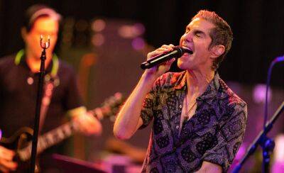 Perry Farrell - Jane’s Addiction’s Perry Farrell and Eric Avery Talk Reunion, New Songs and Touring Without Dave Navarro - variety.com - Paris - USA - Chicago - city Stockholm - city Buenos Aires