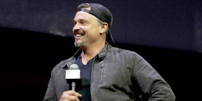 Tom Welling Joins 'The Winchesters'; Makes Surprise Appearance During NYCC Panel - www.justjared.com - New York