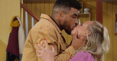 Nate Robinson - Tracy Metcalfe - Amy Walsh - Itv Emmerdale - ITV Emmerdale fans complain over Tracey and Nate scenes as former couple reunite - manchestereveningnews.co.uk - county Metcalfe